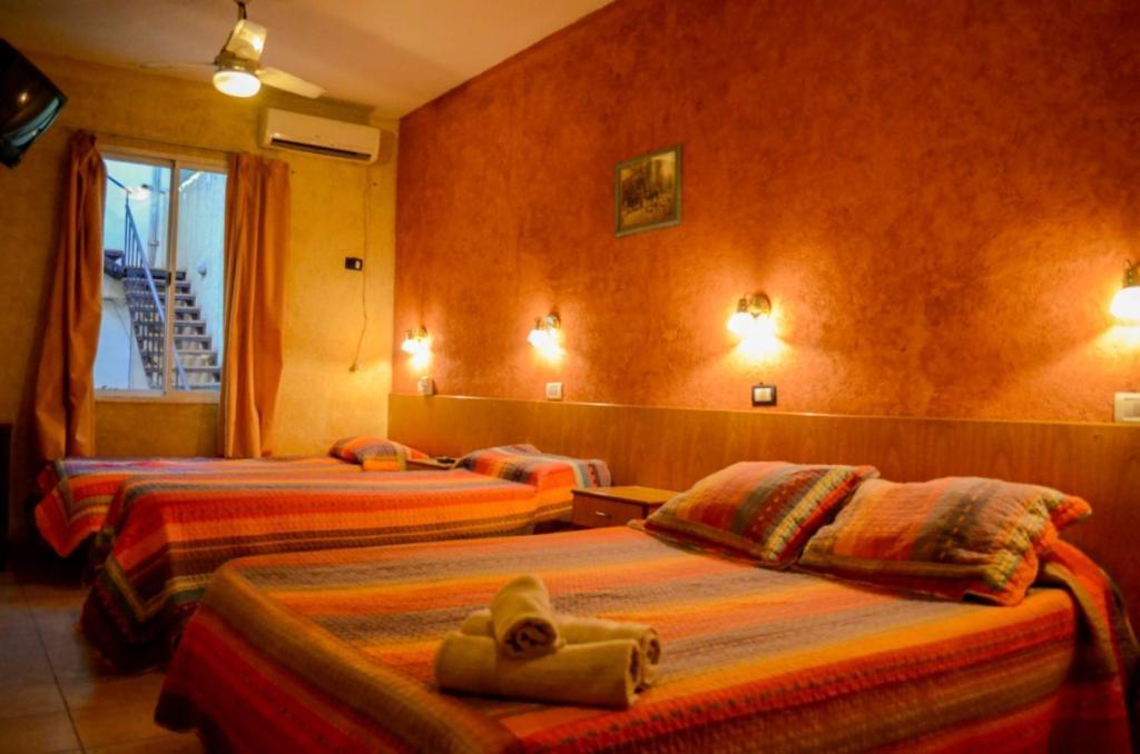 Central Hotel *